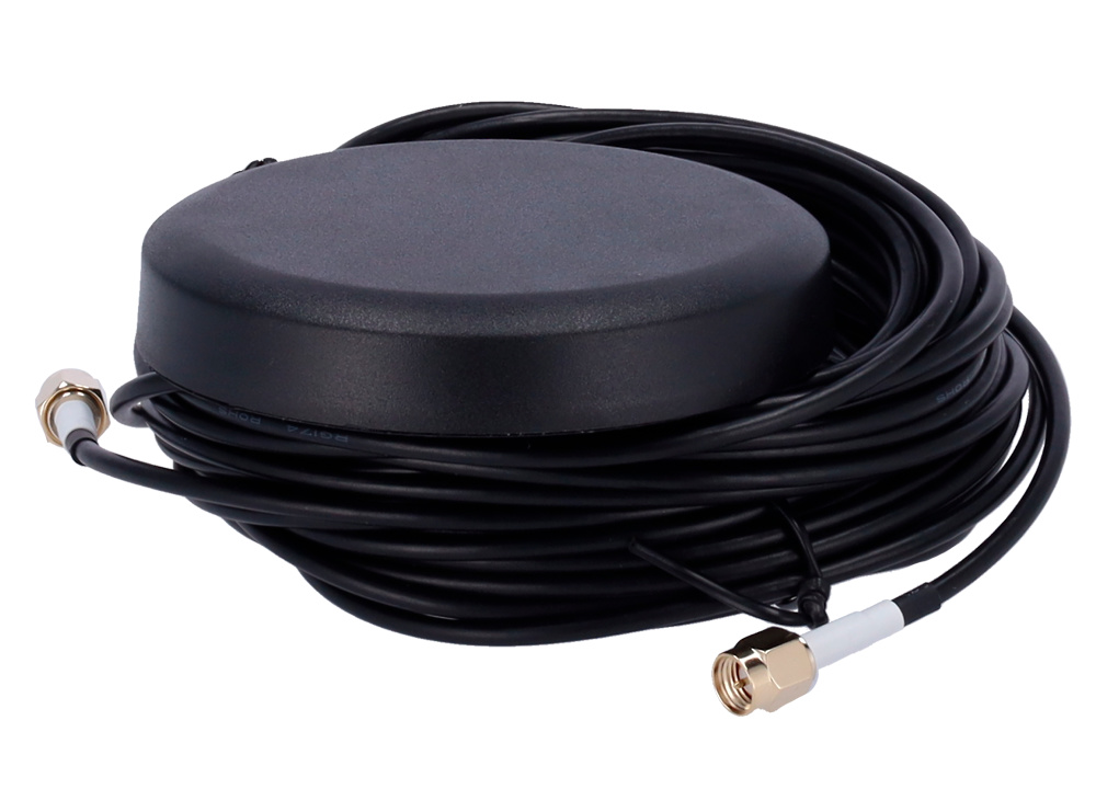 ANT-4G24G-04D-O-O-ST-500-antena-4g Vista superior de la antena ANT-4G24G-04D-O-O-ST-500 diseñada para montaje en techo de vehículos. Incorpora conectividad 4G, Wi-Fi y GPS con alta ganancia y conectores SMA Macho. Ideal para entornos móviles y exigentes donde se requiere conexión continua y estable