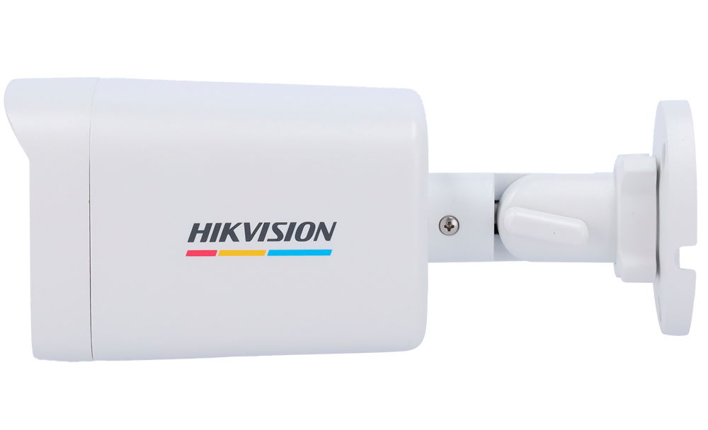 hikvision-ds-2cd1t47g2h-liu-4mm-lateral Detalle lateral izquierdo con carcasa metálica y soporte plástico reforzado, destacando su resistencia IP67 y estructura ligera