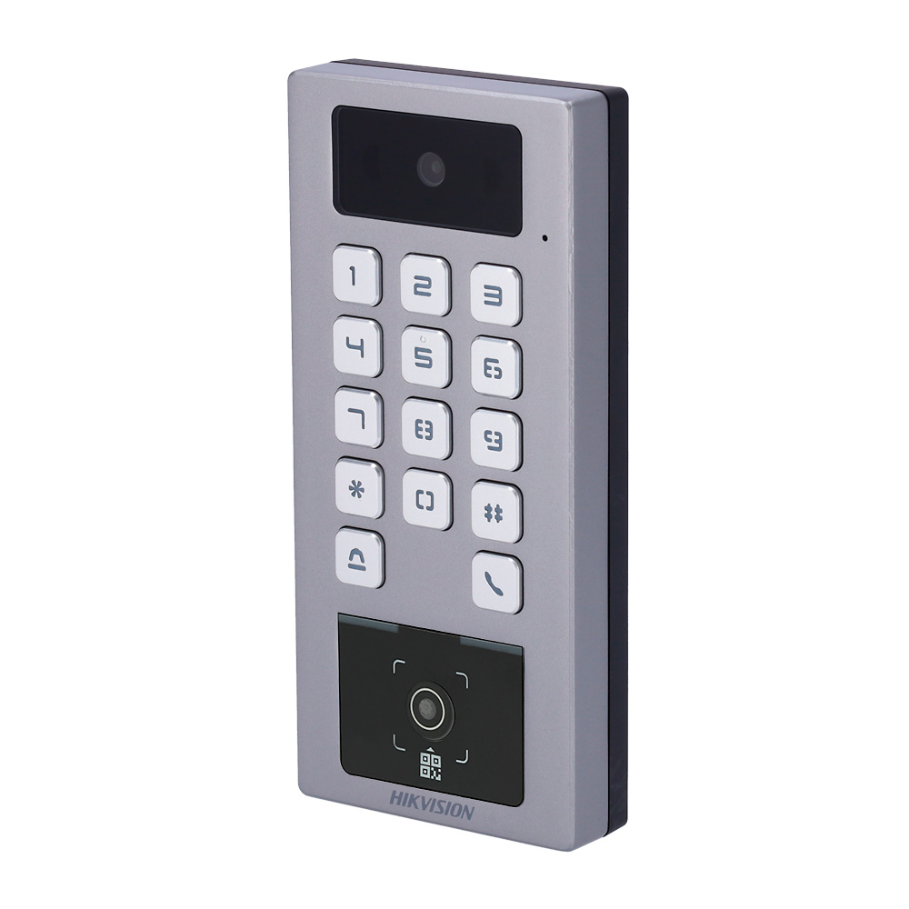HIKVISION-DS-K1T502DBWX-CQR-ACCESOS-EXTERIOR Detalle del lector DS-K1T502DBWX-CQR mostrando el escáner de códigos QR y el lector de tarjetas DESFire. Su elegante acabado y la incorporación de WiFi y Bluetooth garantizan una integración moderna en cualquier instalación de control de accesos profesional