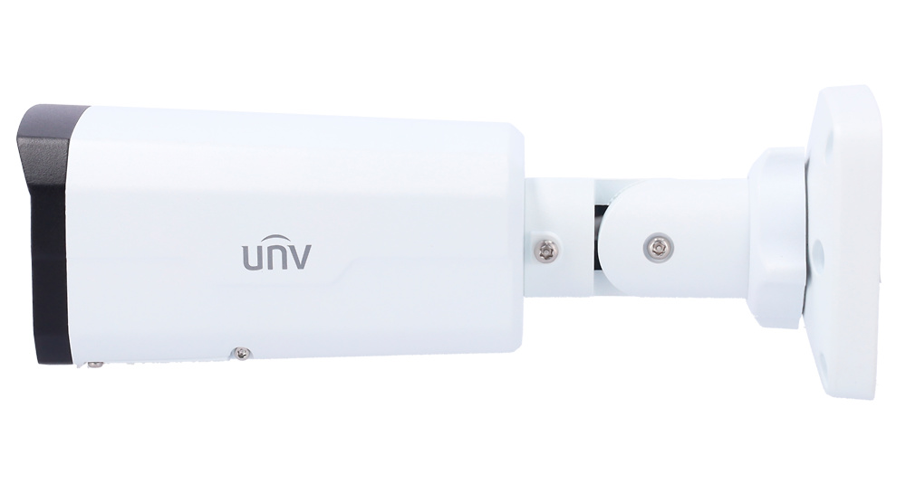 uv-ipc2225sb-adf60km-i1-lateral Perspectiva lateral de la cámara IP Uniview 5 Mpx con iluminación IR de hasta 80 metros, destacando su lente de 6 mm y cuerpo metálico robusto para vigilancia exterior continua