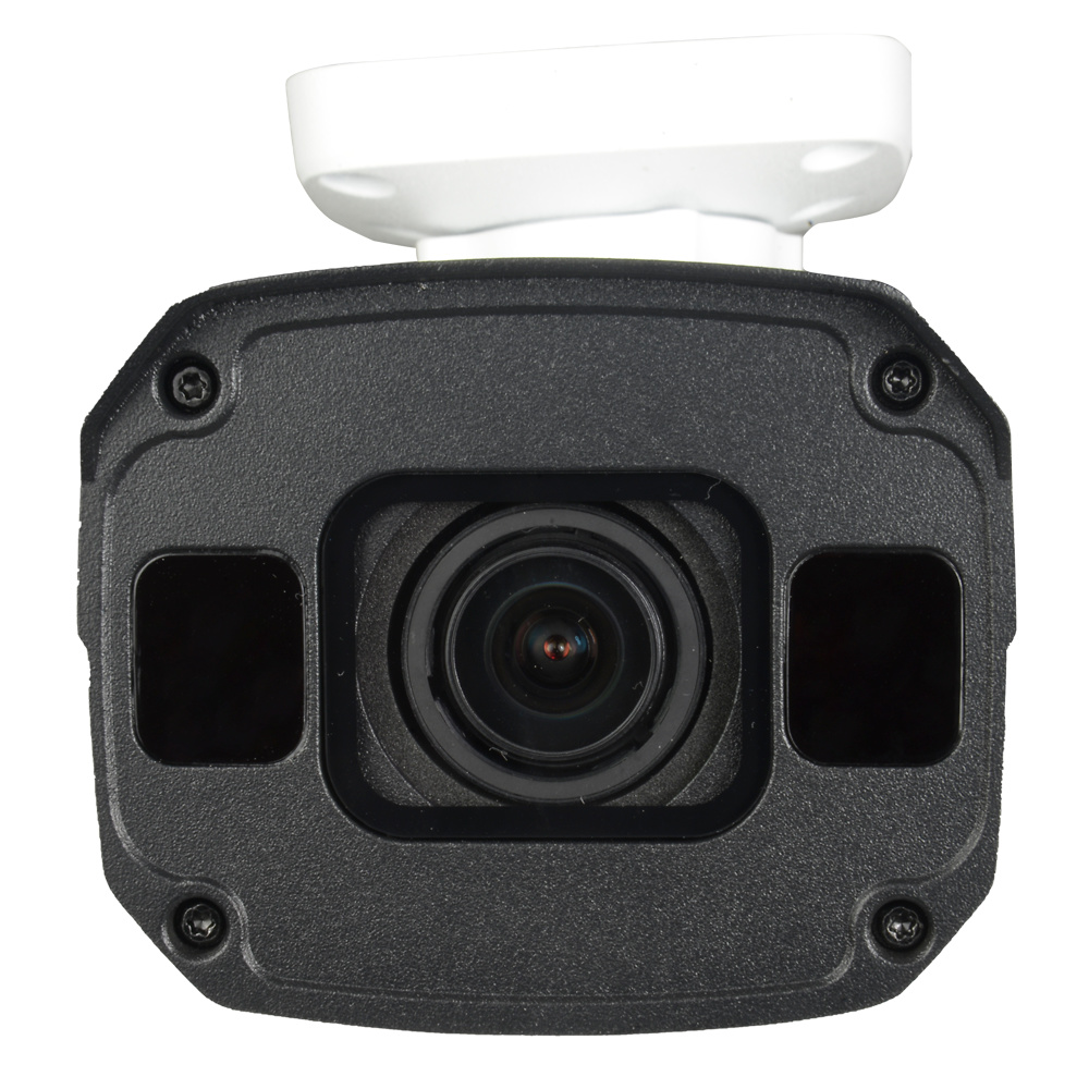 Bullet IP UNIVIEW cámara Uniview UV-IPC2328SB-DZK-I0 instalada en un entorno urbano. Ofrece funcionalidades avanzadas como SIP, UMD, compresión Ultra265 y análisis inteligente de vídeo. Con clasificación IP67 e IK10, es perfecta para exteriores exigentes y vigilancia de alto rendimiento