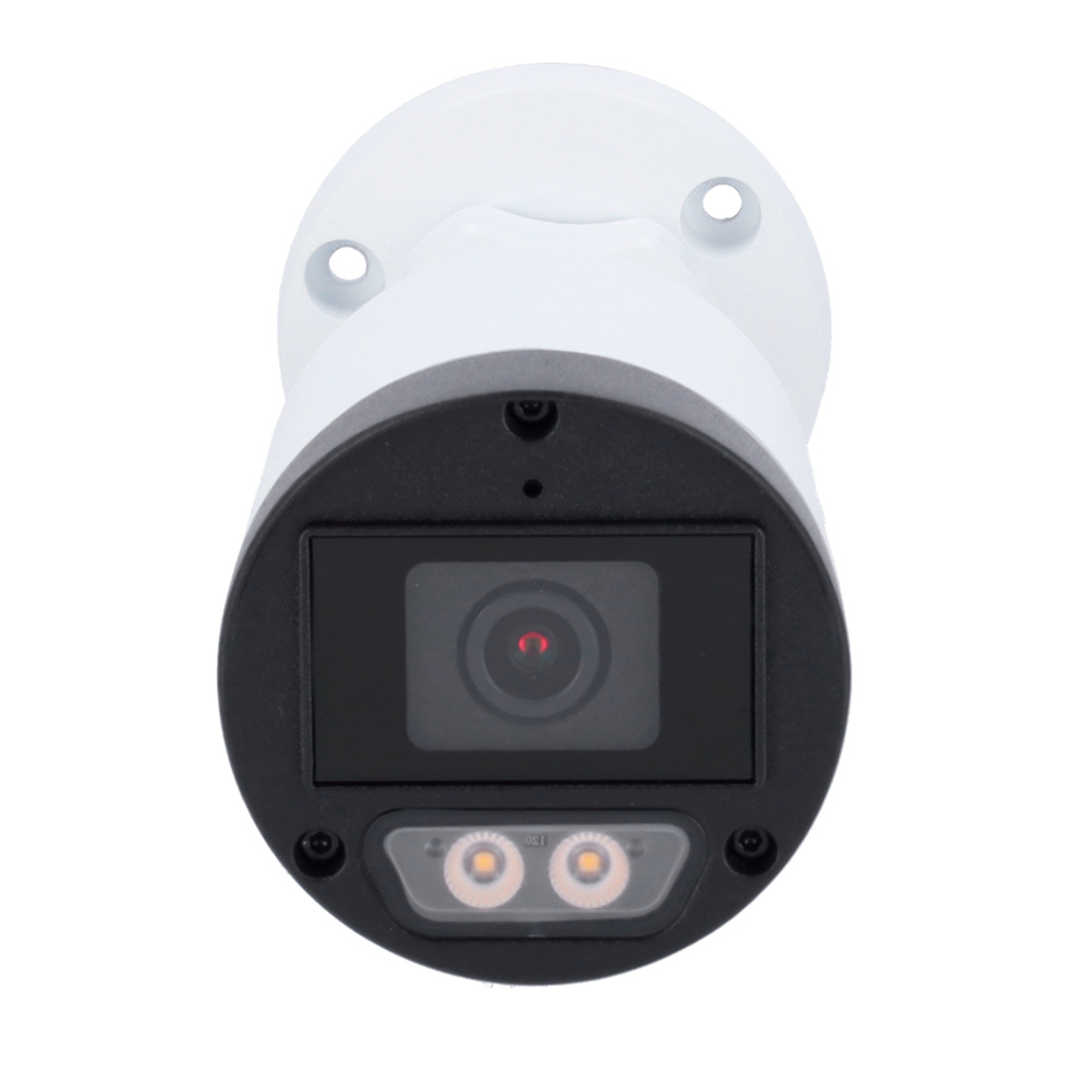 uv-uac-b125-af28m-w-colorhunter-noche Imagen nocturna demostrando el funcionamiento del sistema ColorHunter con luz blanca activa