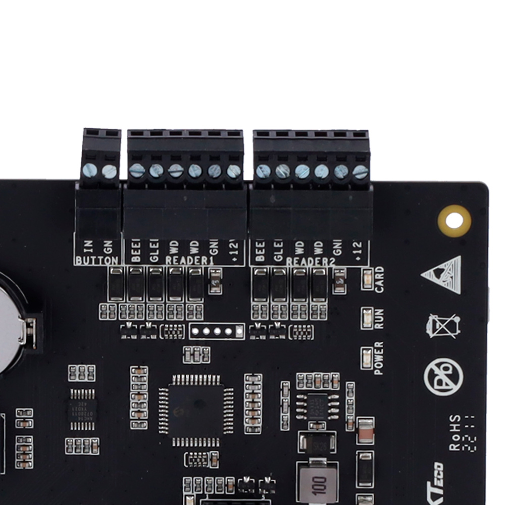 zk-c3-100pro-frontal Vista frontal de la controladora de acceso ZKTeco ZK-C3-100PRO para una puerta, diseñada para instalaciones profesionales de seguridad