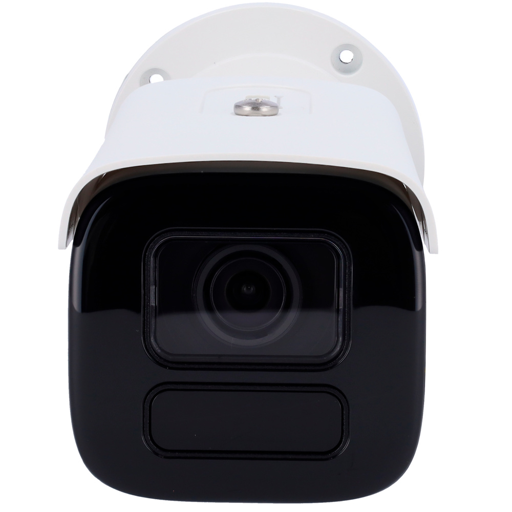 lente-darkfighter-zoom-motorizado-hikvision Detalle de la lente 2.7~13.5 mm motorizada y sensor DarkFighter que mejora el rendimiento en condiciones de baja luz