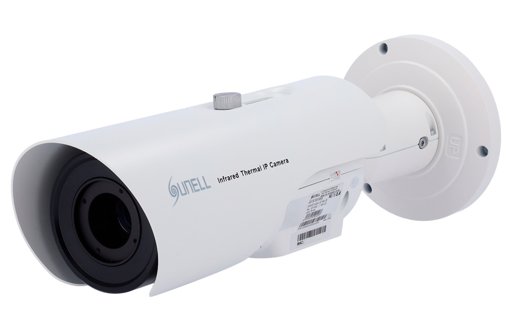 sunell-sntpc4203kt-frontal Vista frontal de la cámara térmica IP Sunell SN-TPC4203KT-F15-NE. Diseño robusto en carcasa metálica, ideal para entornos exteriores industriales. Se aprecia su óptica fija de 15 mm y acabado profesional